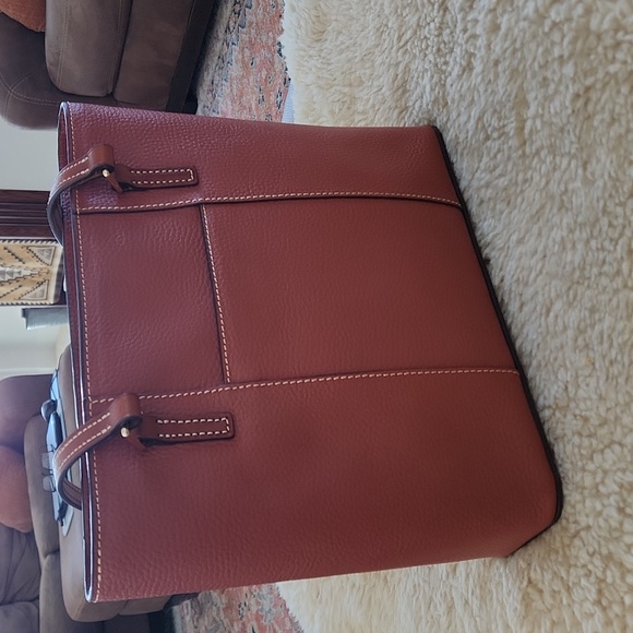 Beautiful Dooney & Bourke Chestnut  Pebbled Leather Lexington Shopper Tote 🤎🎁 - Picture 7 of 17